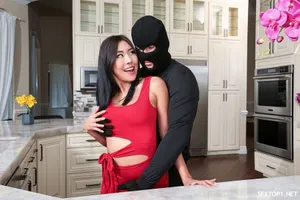 Momo sakura sẵn sàng chịch với bạn mọi lúc mọi nơi