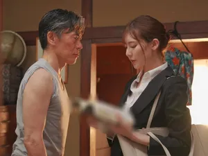 Phải lòng em học sinh đi làm thêm ở cửa hàng tiện lợi rồi dí luôn em ấy